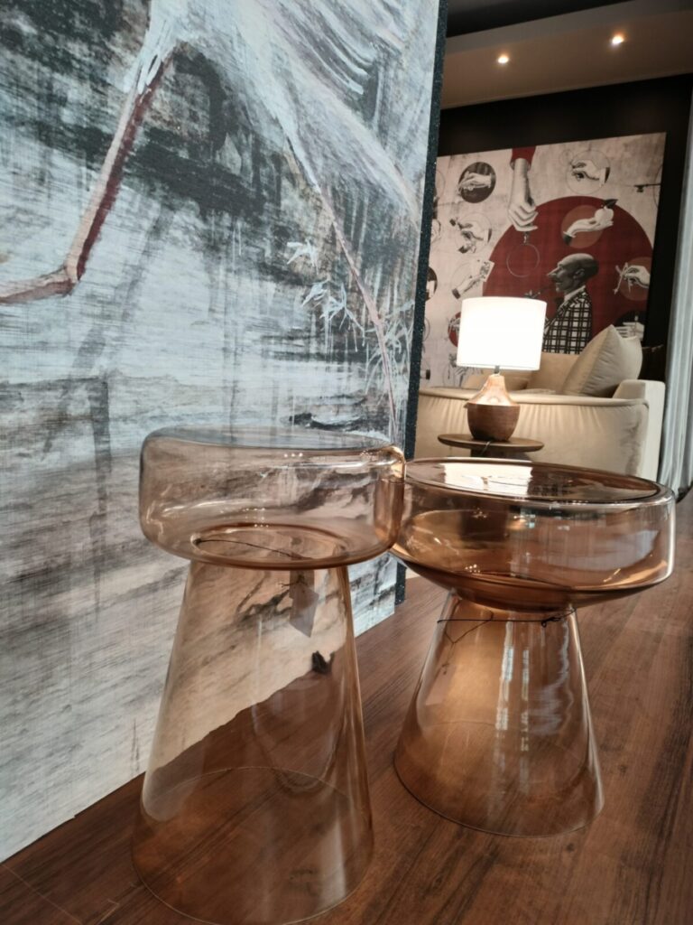 Dakwa yellow side table